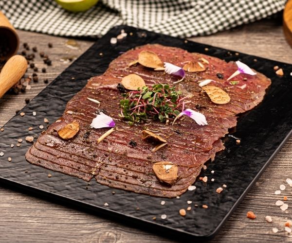 Carpaccio de boeuf aux éclats de truffe